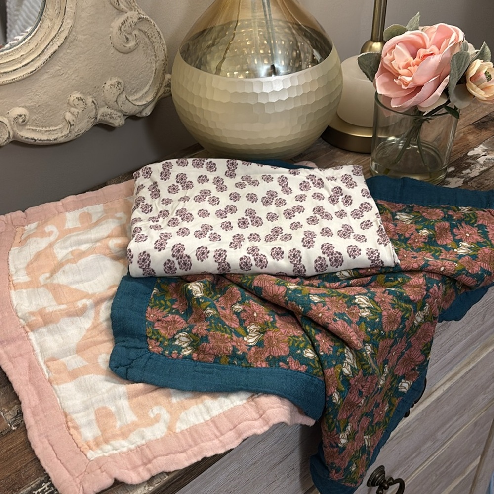Milkbarn Lovies and Small Kickee Pants Blanket